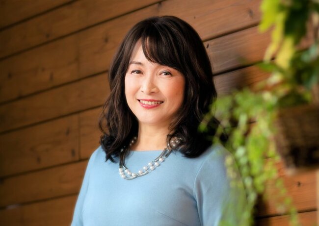 佐藤亮子　収入源