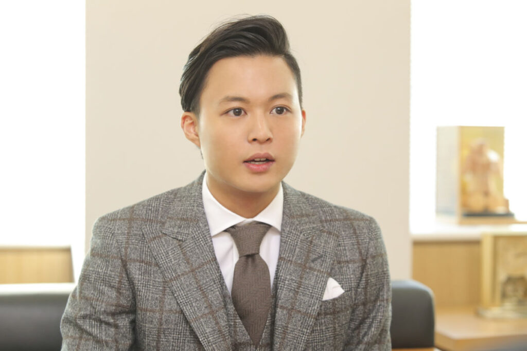 花田優一　収入源