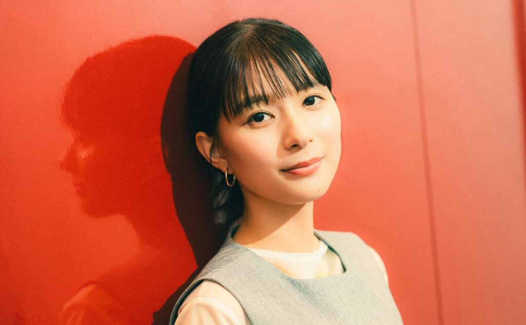 芳根京子　収入源