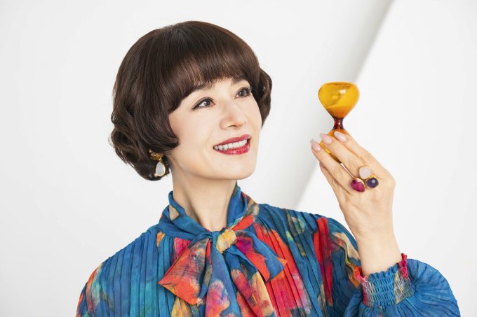 大地真央　収入源
