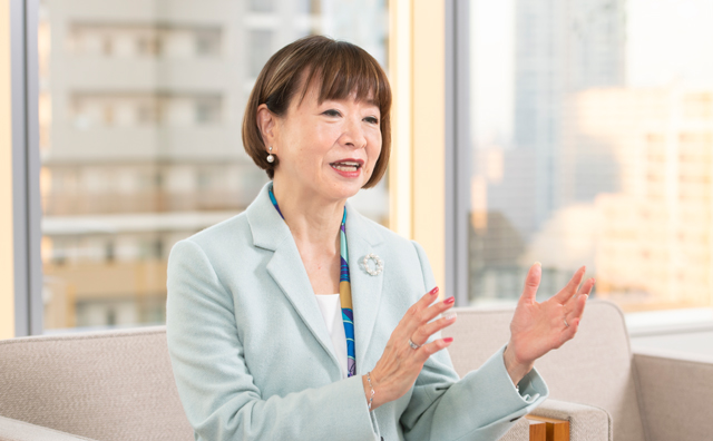 幸田真音　収入源