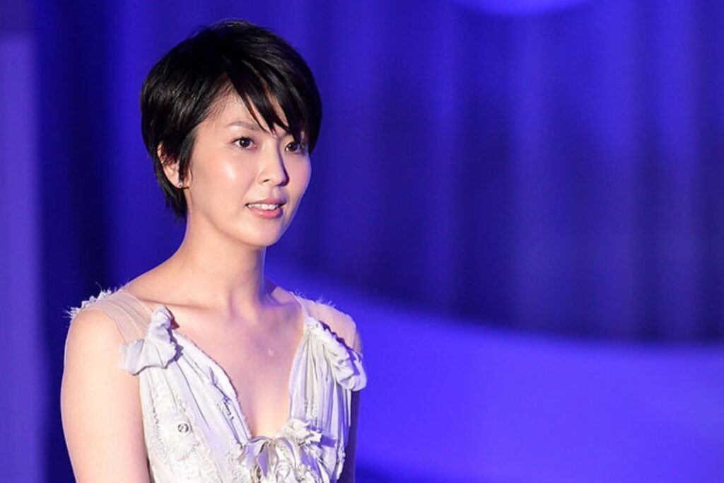 松たか子　収入源