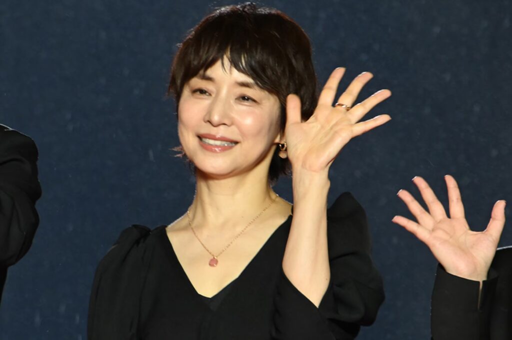 石田ゆり子　収入源