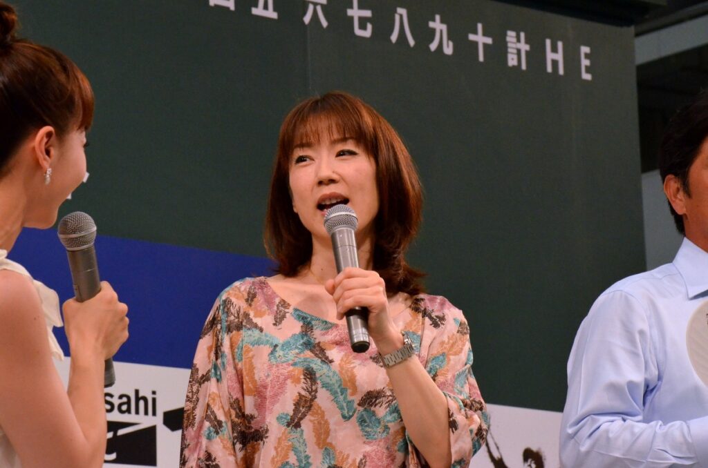 長島三奈　収入源