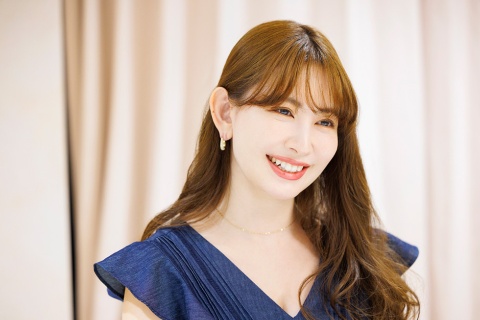 小嶋陽菜　収入源