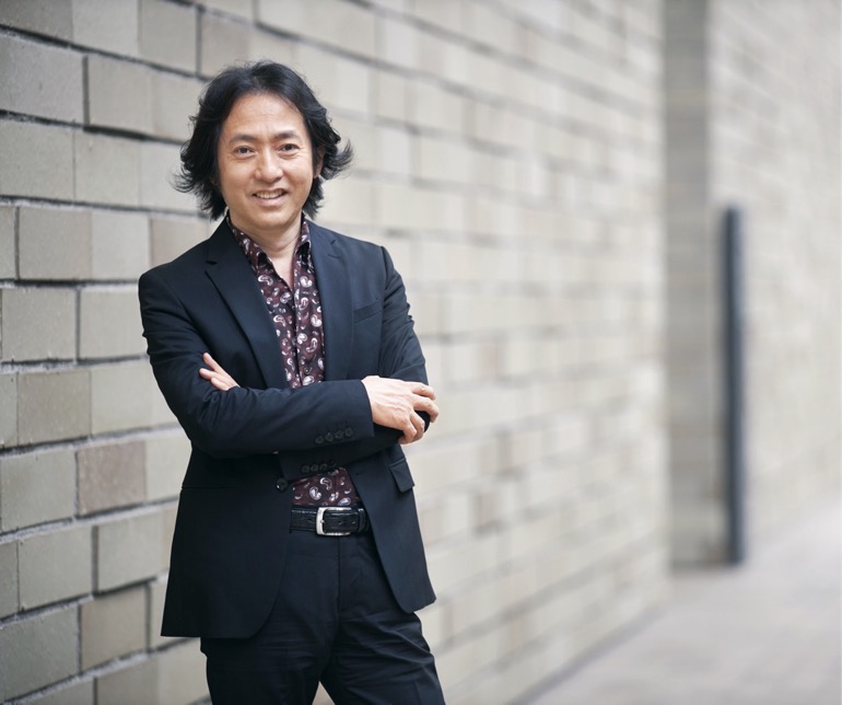 秋川雅史　収入源