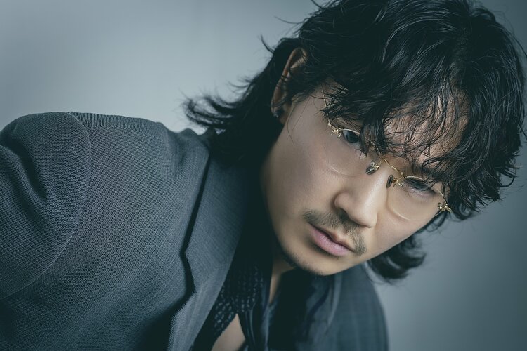 綾野剛　収入源