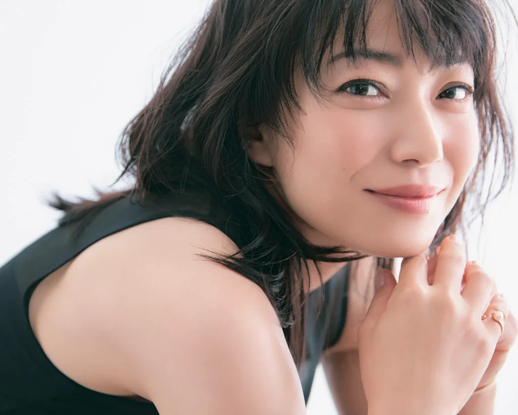 菅野美穂　収入源