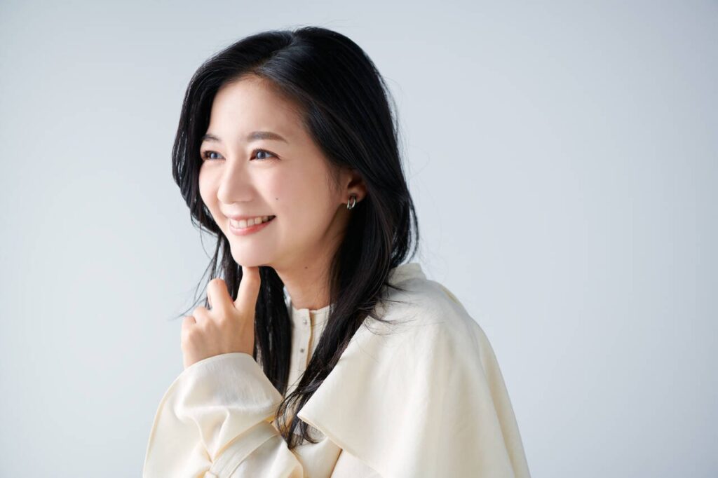 関根麻里　収入源
