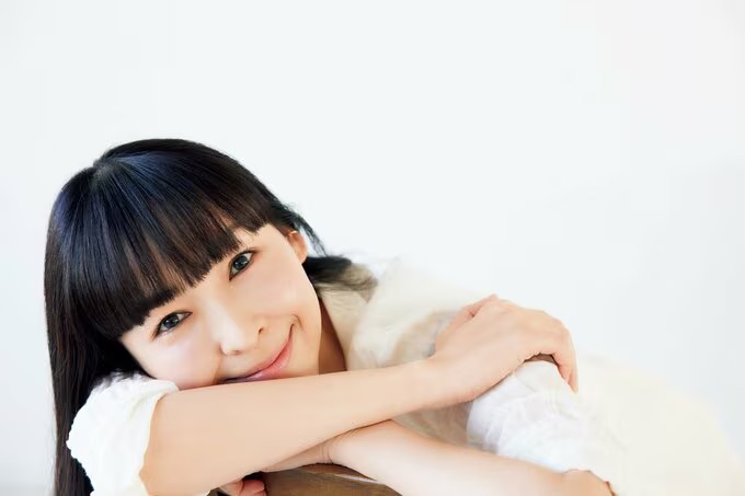 麻生久美子　収入源