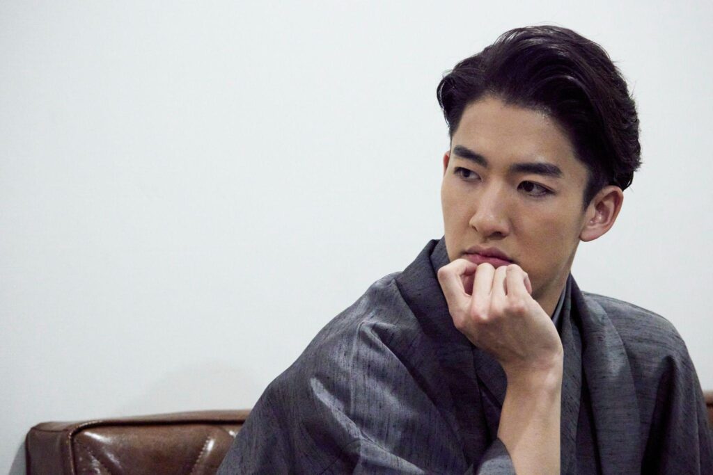 尾上右近　収入源