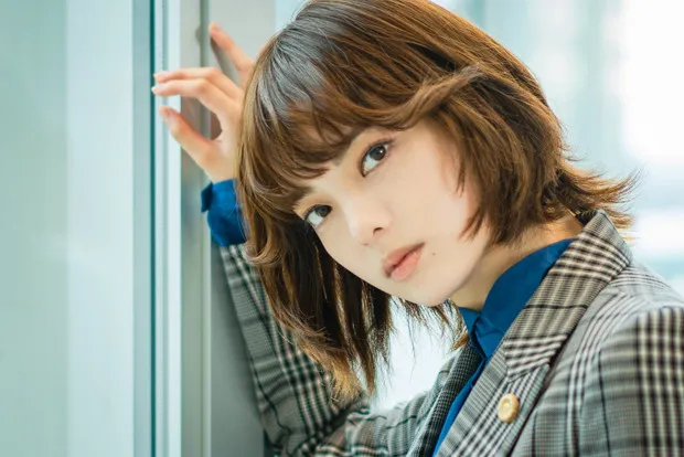 平手友梨奈　収入源