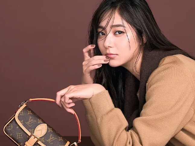 新川優愛　収入源