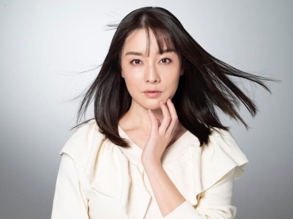 伊藤歩　収入源