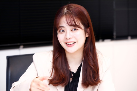 牛江桃子　年収