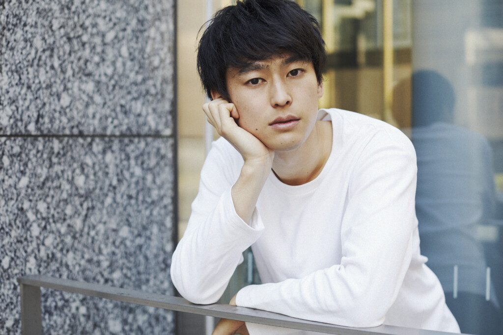 山本直寛　収入源