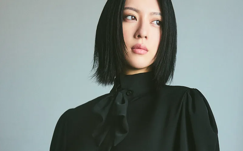 三吉彩花　収入源