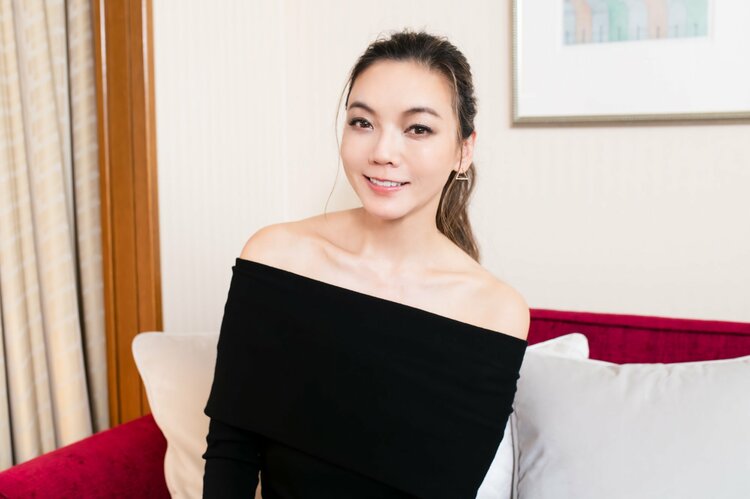 和央ようか　収入源