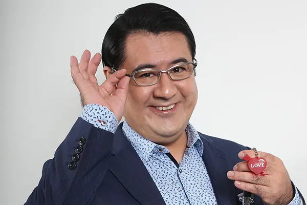 小手伸也　収入源