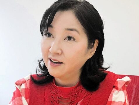 愛華みれ　収入源