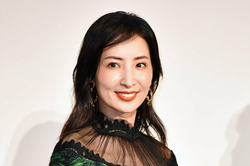 真飛聖　収入源