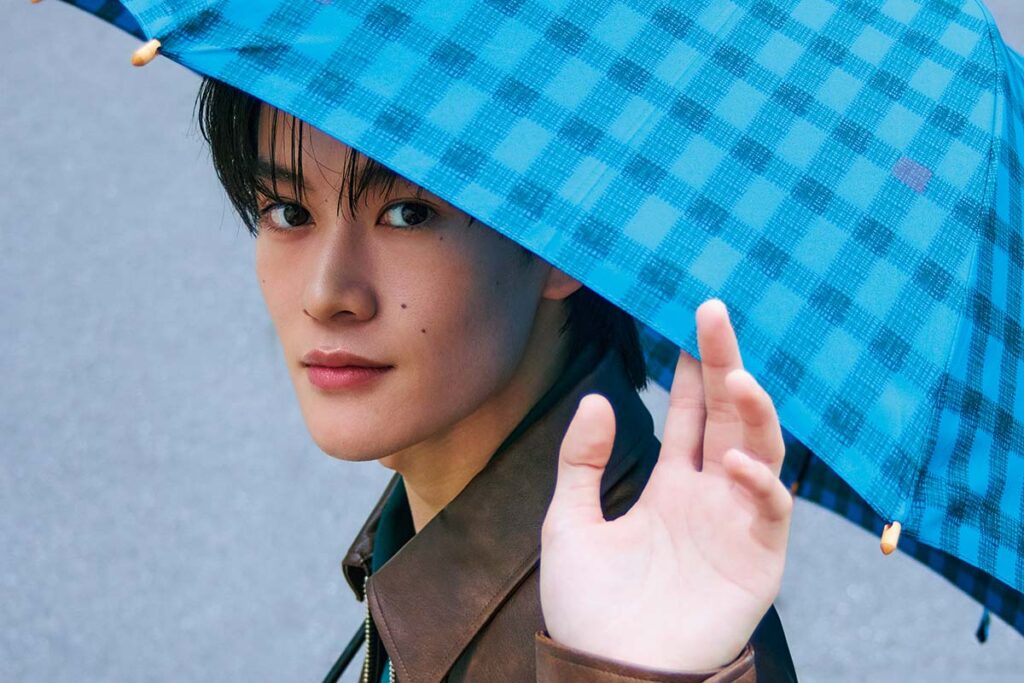 山時聡真　収入源