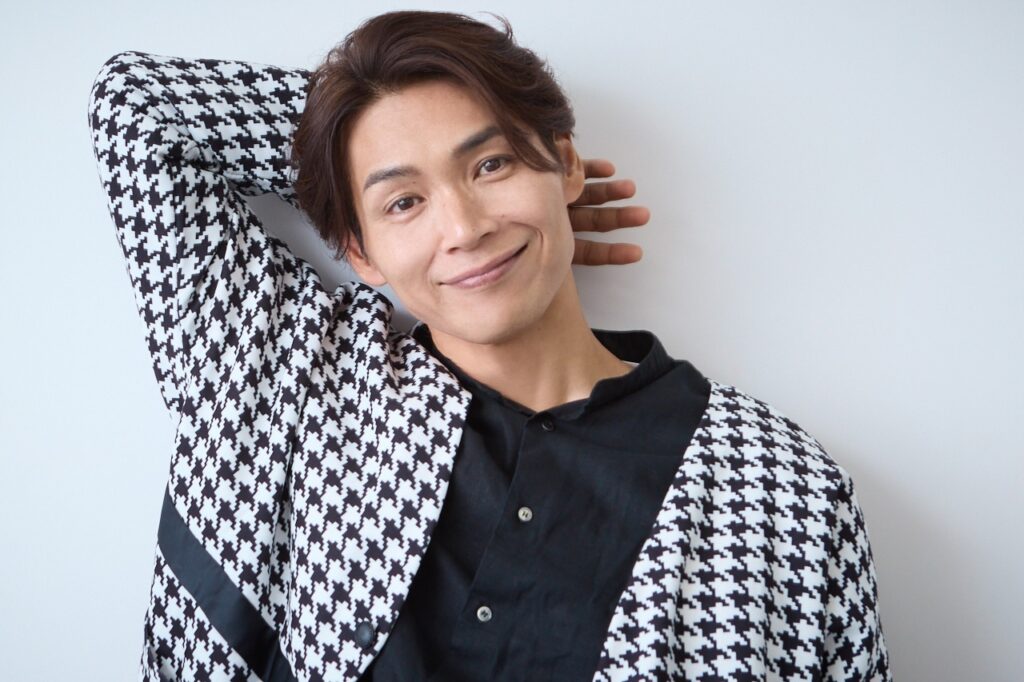 白川裕二郎　収入源