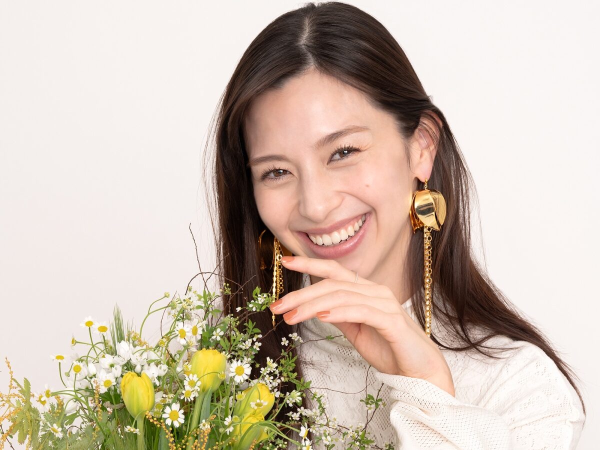 中条あやみ　収入源