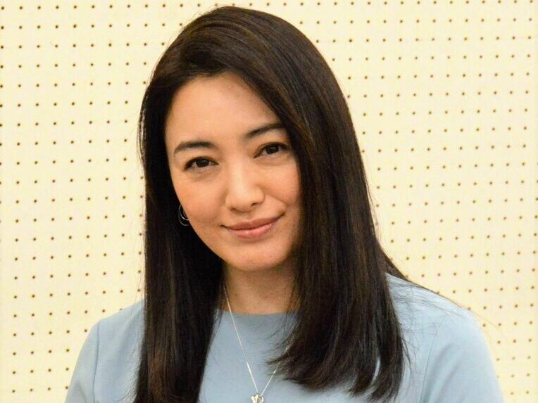 仲間由紀恵　収入源
