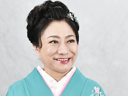 山村紅葉　収入源